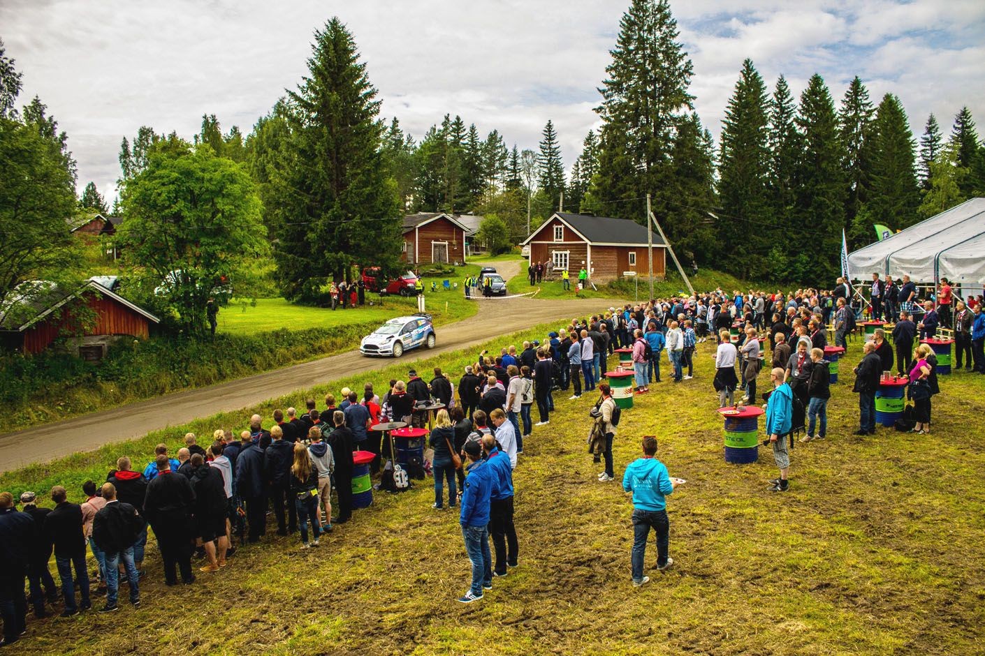 Helppo saapuminen bussikuljetuksella P7:stä